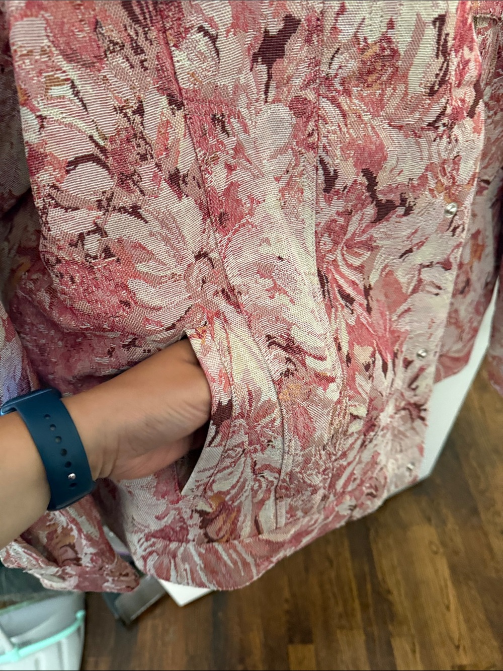 Fashion Nova Pink Floral Jacquard Shirt Jacket - Picture 4 of 4